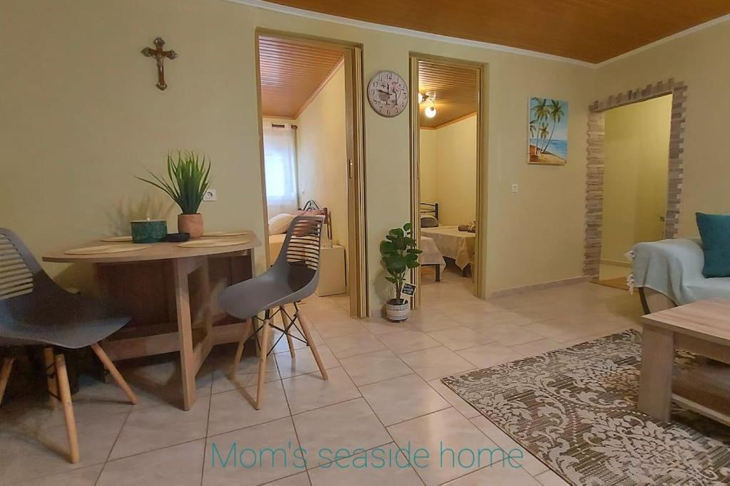 Mom'S Seaside Home Karianí Kültér fotó